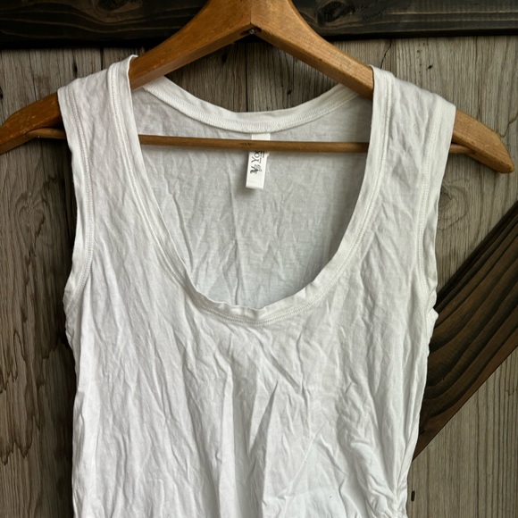 Yoga tank tops size medium - Picture 12 of 13